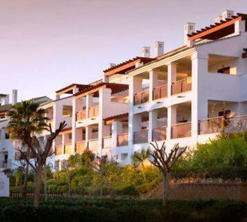 Апартаменты Alcaidesa Golf Экстерьер фото